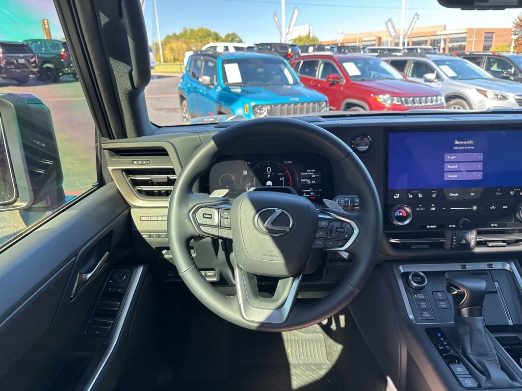 Used 2025 Lexus GX 550 image 25