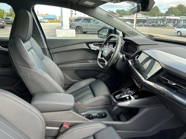 Used 2022 Audi Q4 e-tron Premium Plus w/ Premium Plus image 31