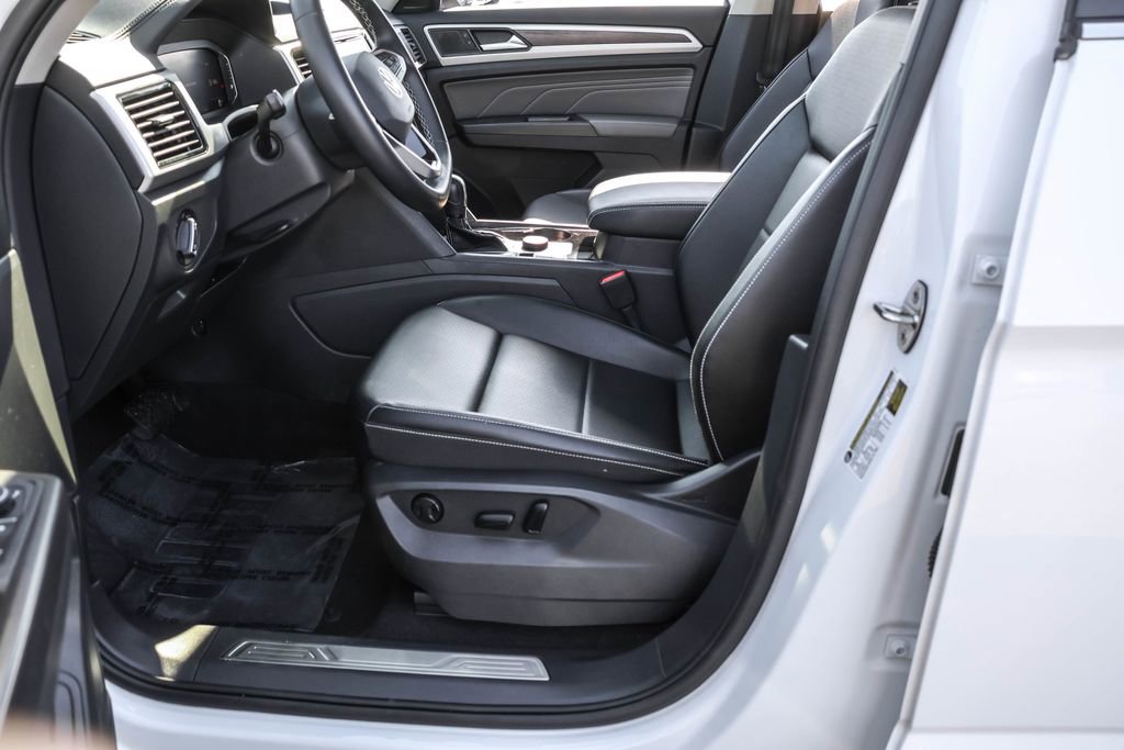 Certified 2023 Volkswagen Atlas SE image 17