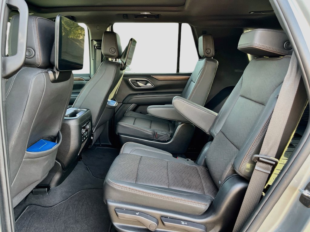 Used 2024 Chevrolet Tahoe High Country w/ Advanced Technology Package AWD/4WD image 25