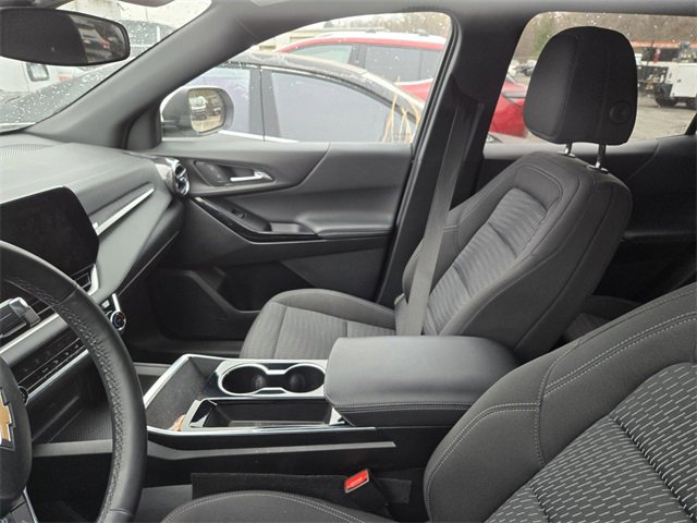 Used 2025 Chevrolet Equinox LT image 9
