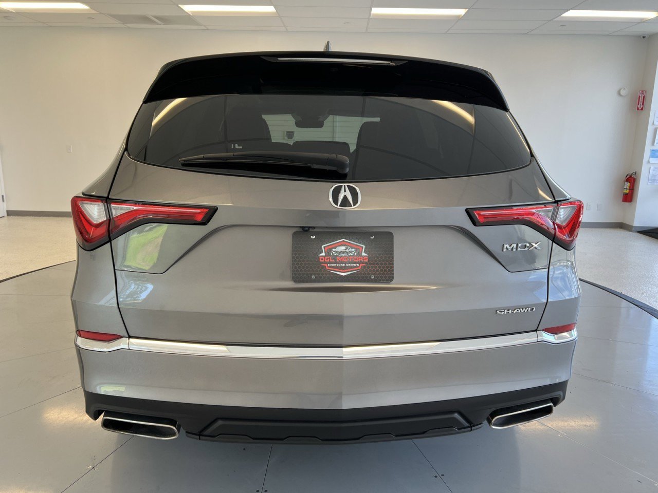Used 2023 Acura MDX SH-AWD image 6