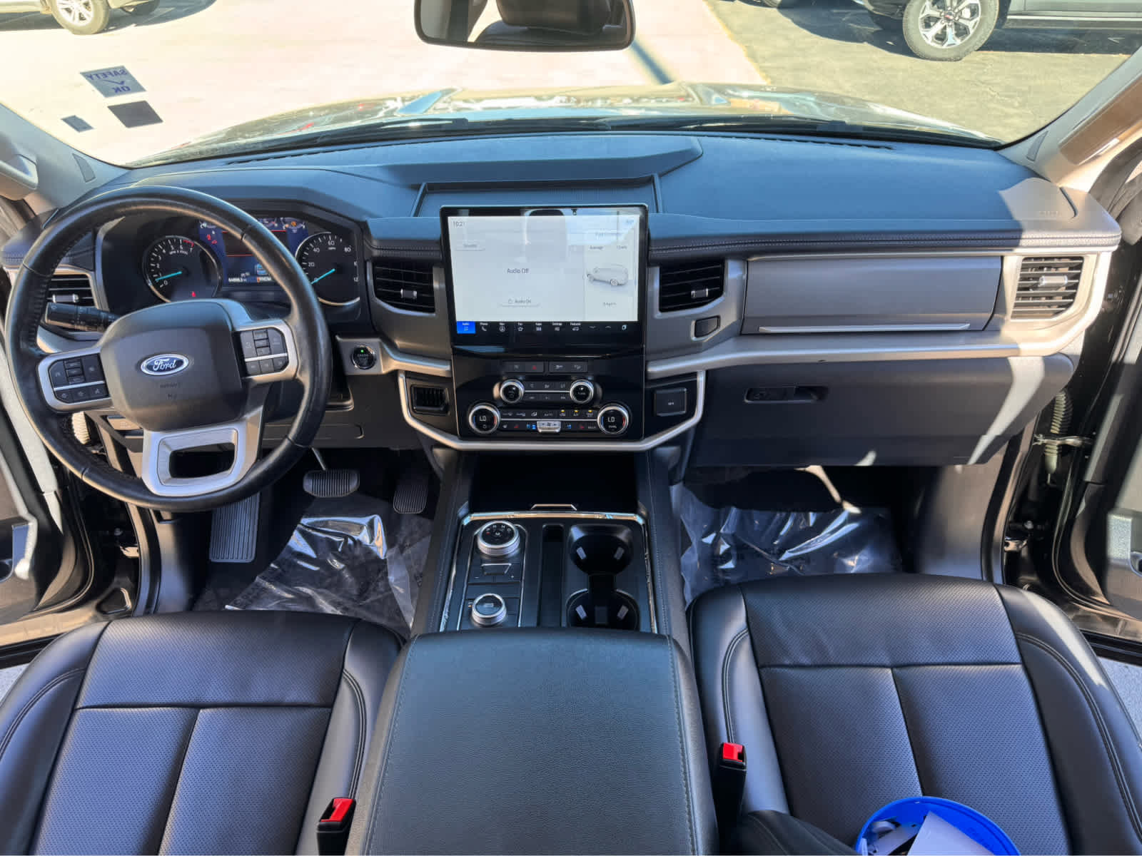 Used 2024 Ford Expedition XLT image 13