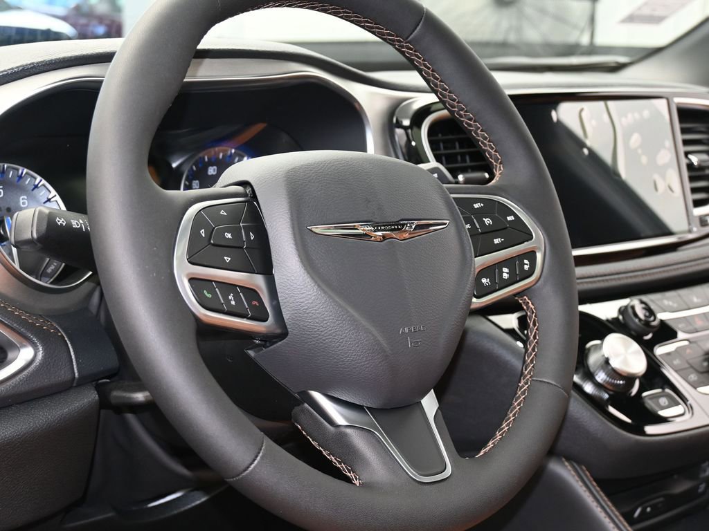 New 2026 Chrysler Pacifica Pinnacle image 15