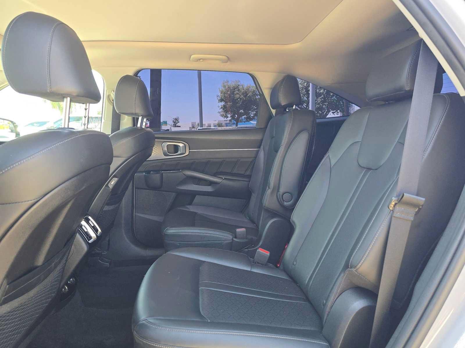 Used 2023 Kia Sorento SX FWD image 18