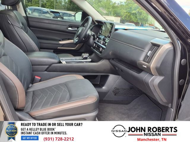 Certified 2025 Nissan Pathfinder Platinum w/ Cargo Package FWD image 21