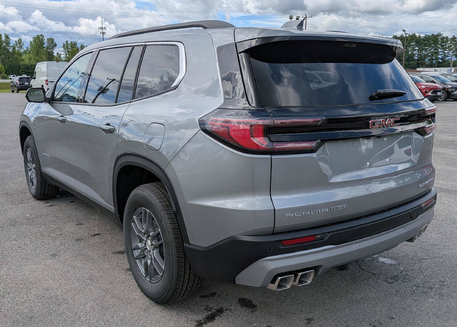 New 2026 GMC Acadia Elevation w/ LPO, All-Weather Package AWD/4WD image 7