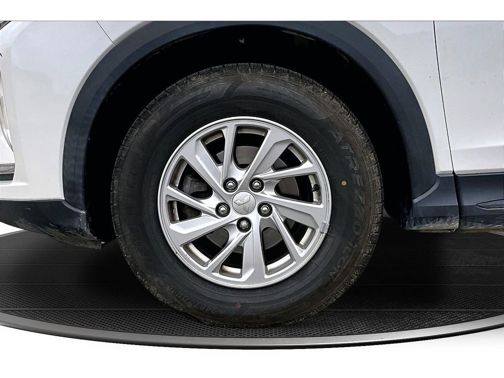 Used 2018 Mitsubishi Eclipse Cross ES FWD image 12
