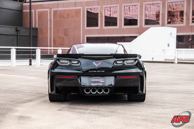 Used 2015 Chevrolet Corvette Z06 w/ 2LZ Preferred Equipment Group RWD image 16