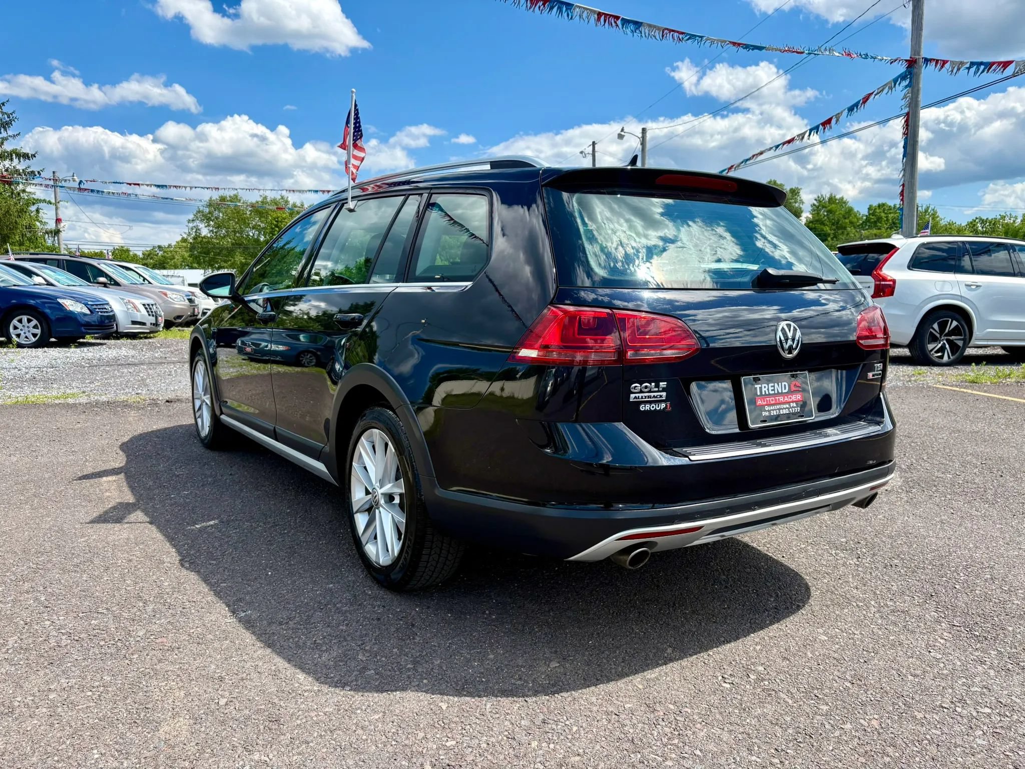 Used 2017 Volkswagen Golf Alltrack S AWD/4WD image 3