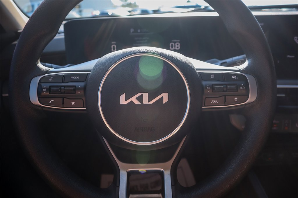 Used 2025 Kia K5 LXS image 11