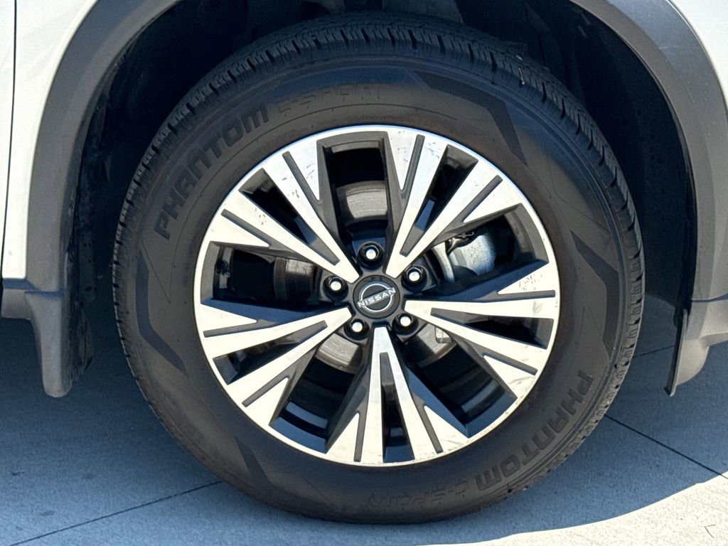 Used 2023 Nissan Rogue SV AWD/4WD image 11