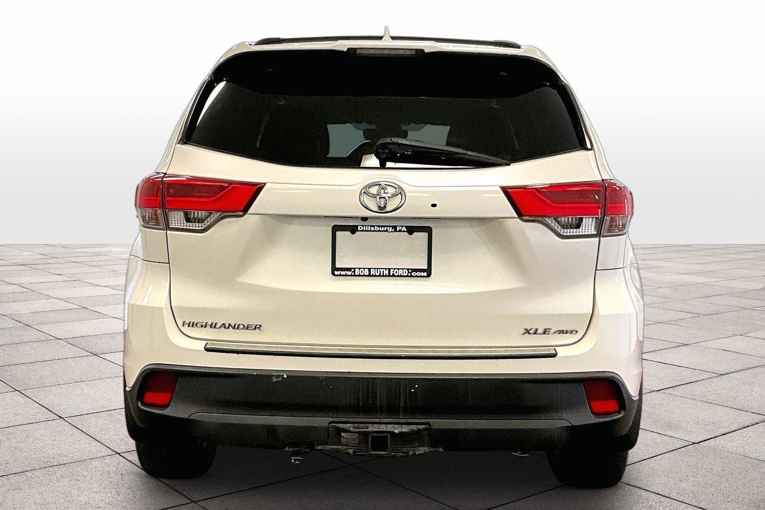 Used 2019 Toyota Highlander XLE image 4