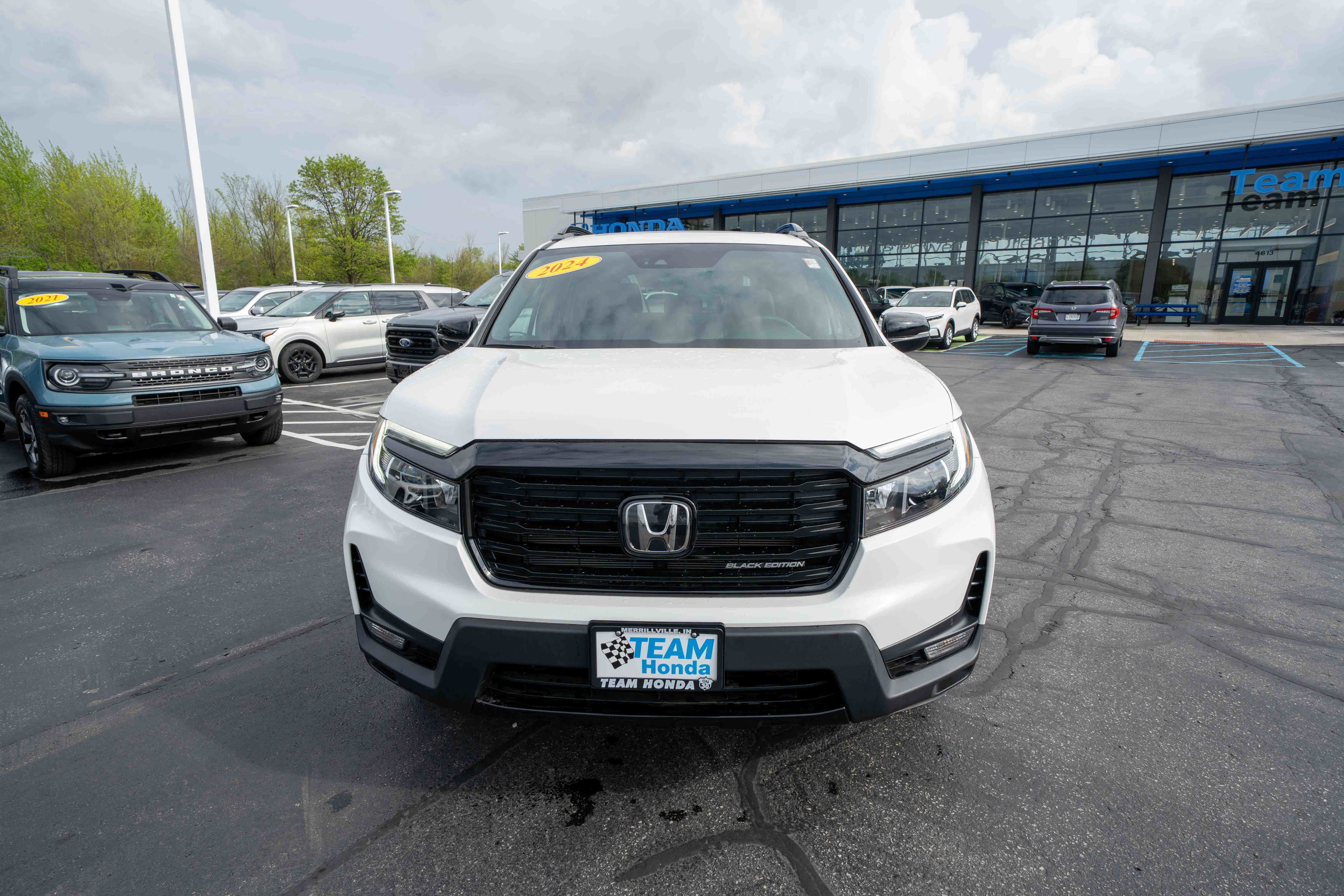 Used 2024 Honda Passport Black Edition image 2