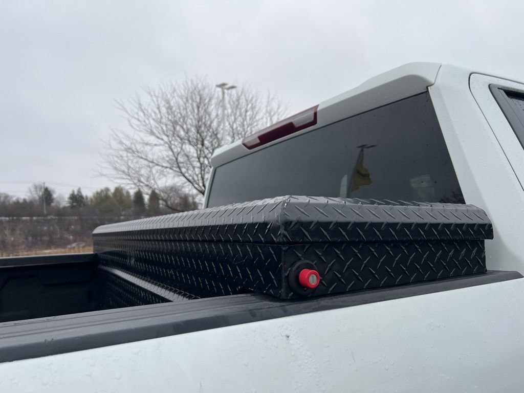 Used 2022 Chevrolet Silverado 2500 Custom w/ Custom Value Package image 8