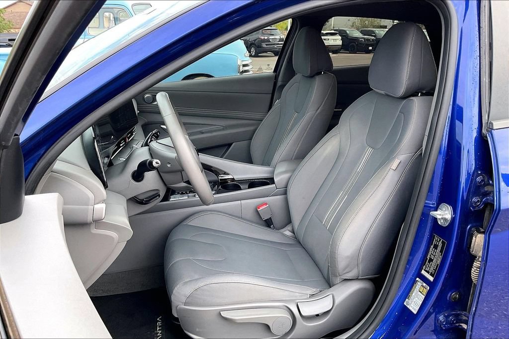 Used 2023 Hyundai Elantra SEL w/ Convenience Package FWD image 24