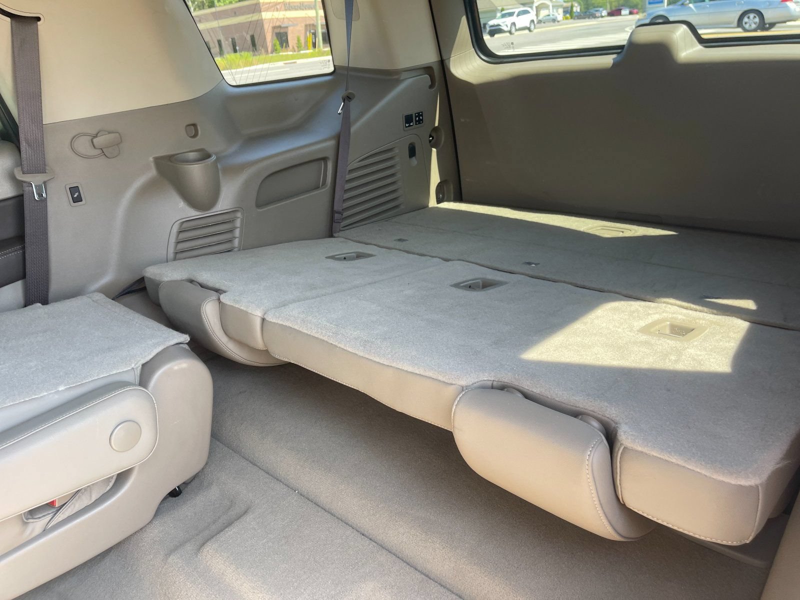Used 2020 Chevrolet Tahoe Premier w/ 6.2L Performance Package AWD/4WD image 19