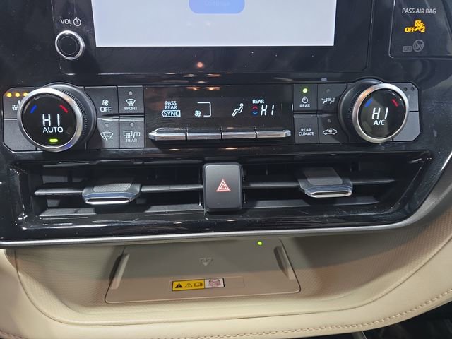 Used 2023 Toyota Highlander XLE image 23
