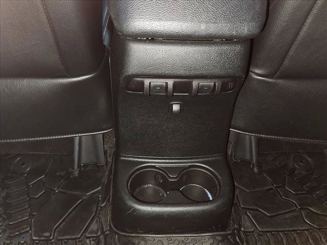 Used 2017 Jeep Wrangler Unlimited Rubicon w/ Connectivity Group AWD/4WD image 17
