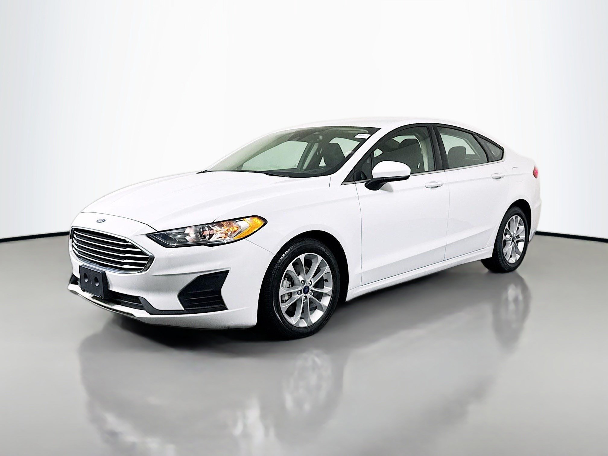 Used 2020 Ford Fusion SE FWD image 4