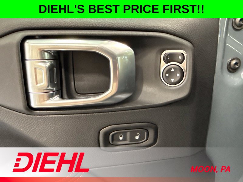 New 2026 Jeep Gladiator Rubicon w/ Steel Power Dome Hood Package AWD/4WD image 22