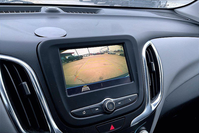 Used 2021 Chevrolet Equinox LS AWD/4WD image 14