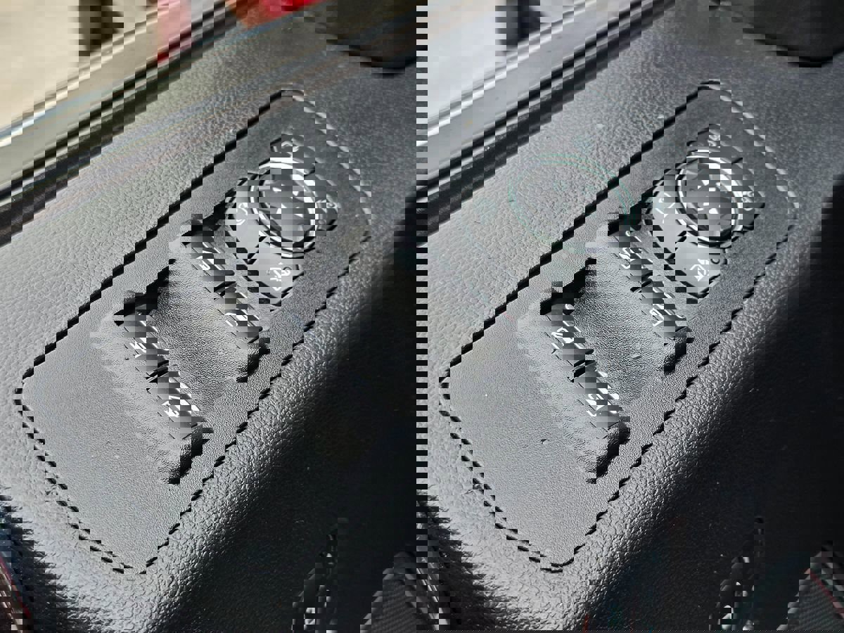 Used 2015 Ford F150 Platinum w/ Equipment Group 701A Luxury image 33