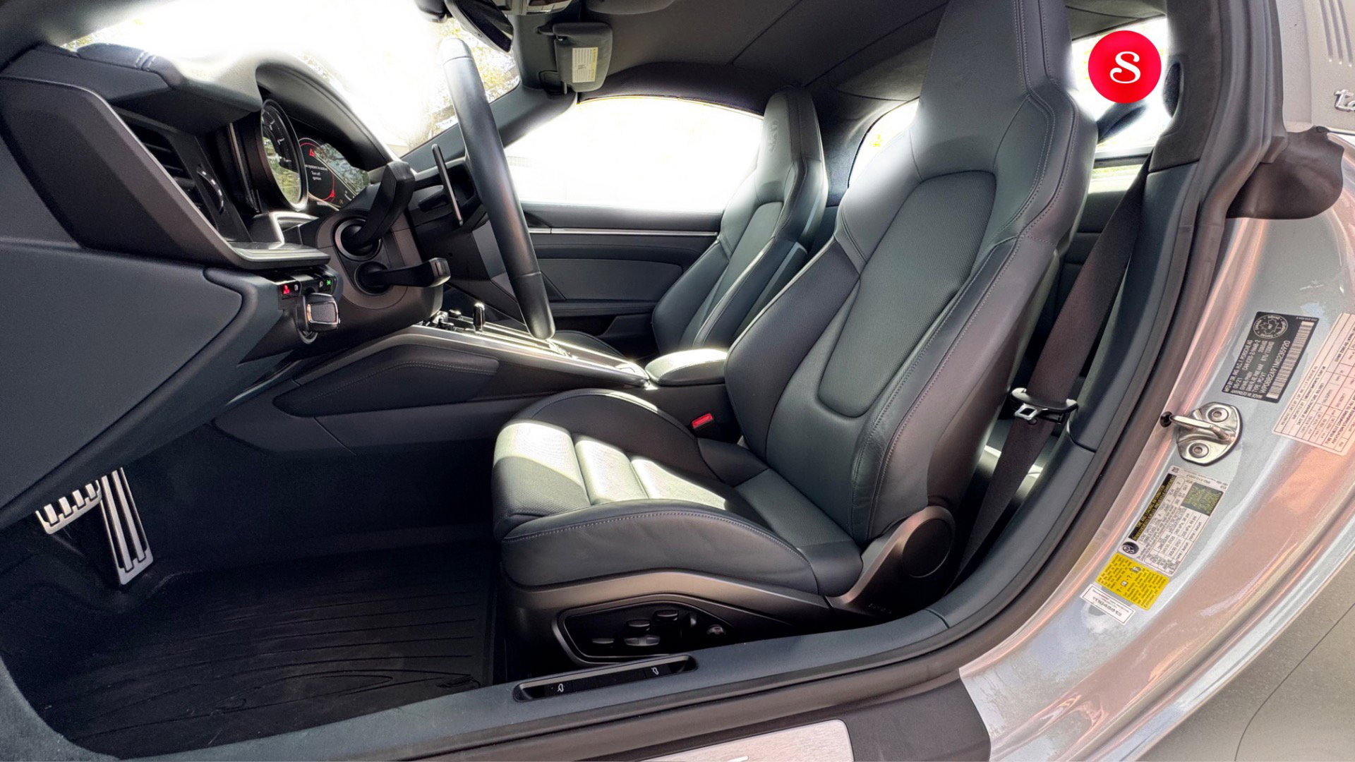 Used 2021 Porsche 911 Targa 4S w/ Sport Package image 20