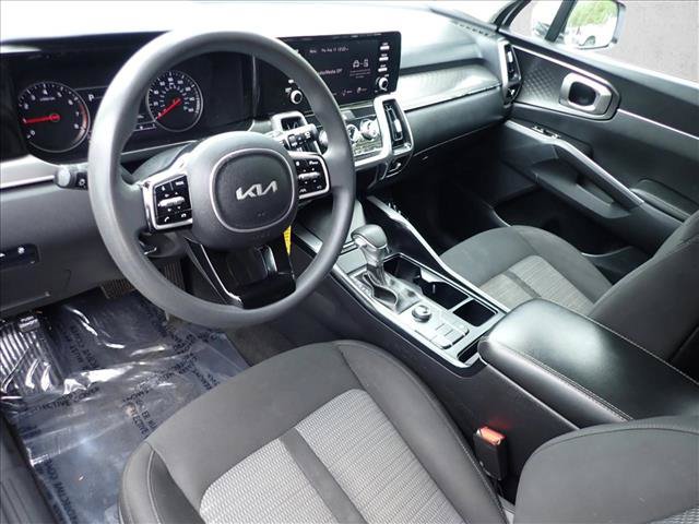 Used 2023 Kia Sorento LX AWD/4WD image 10