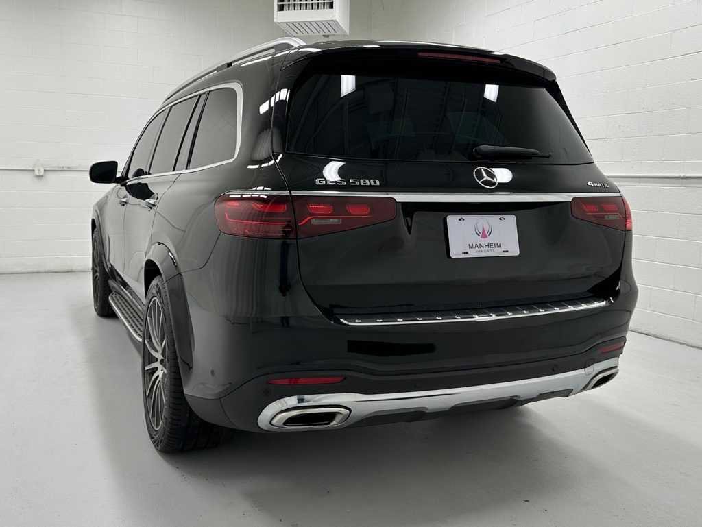 Used 2025 Mercedes-Benz GLS 580 4MATIC image 8