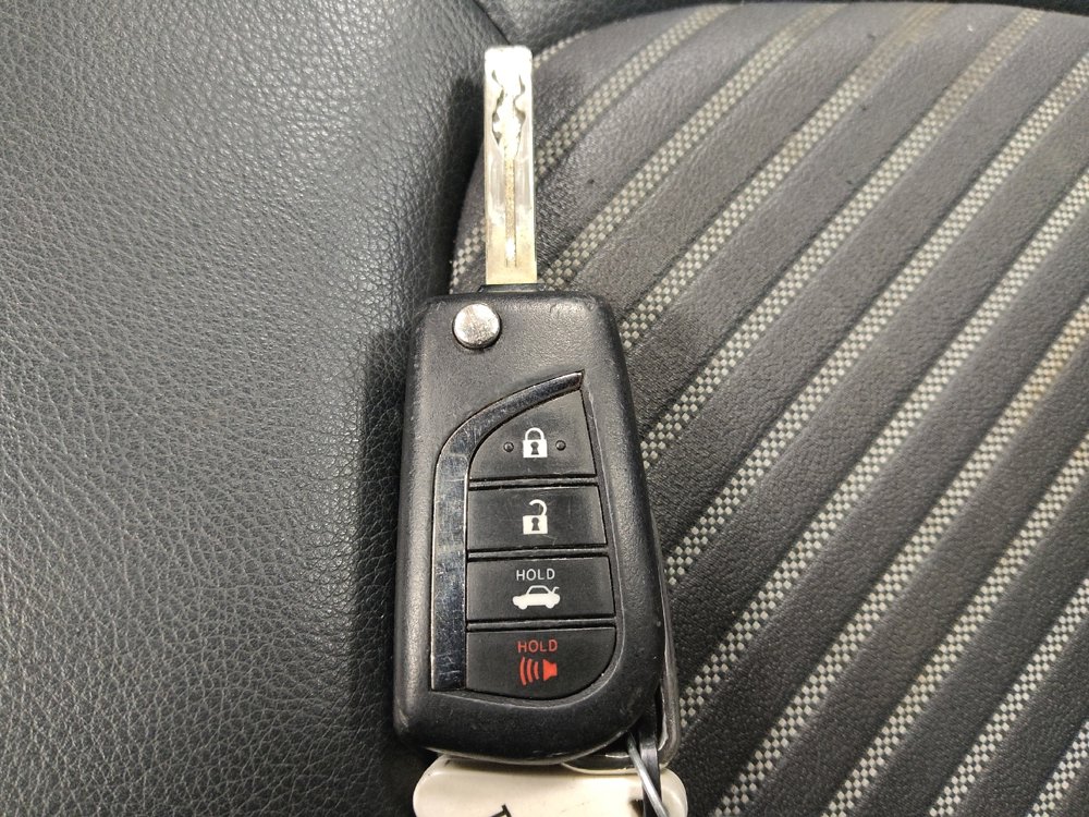 Used 2022 Toyota Camry SE image 32