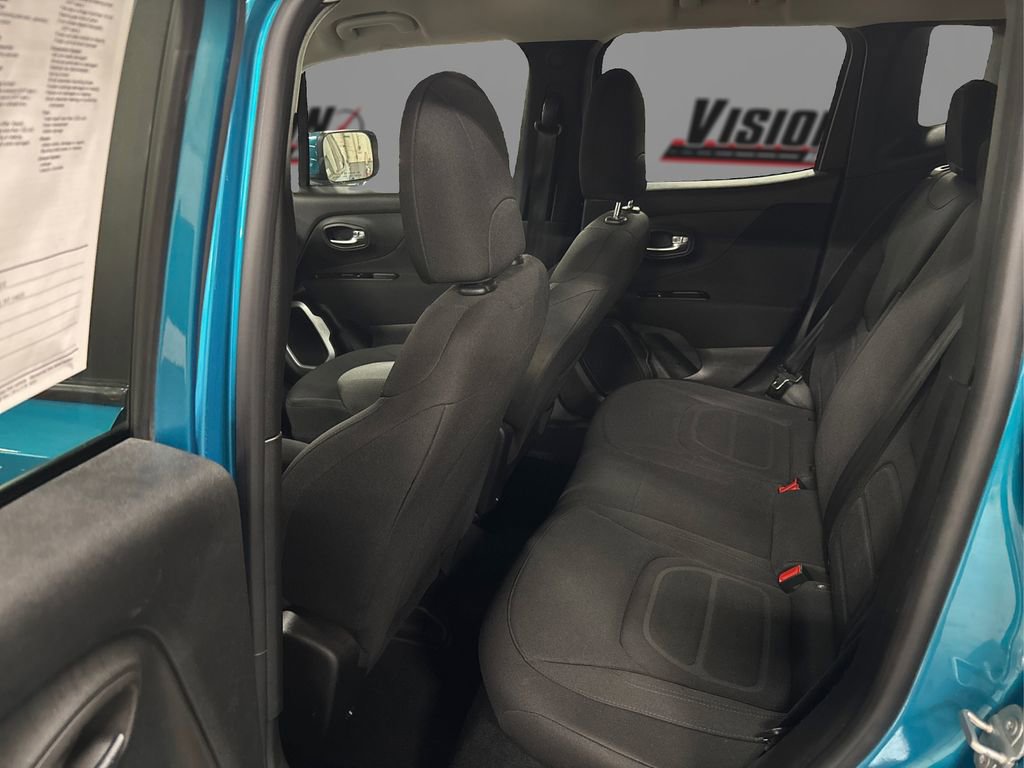 Used 2020 Jeep Renegade Latitude w/ Cold Weather Group image 10