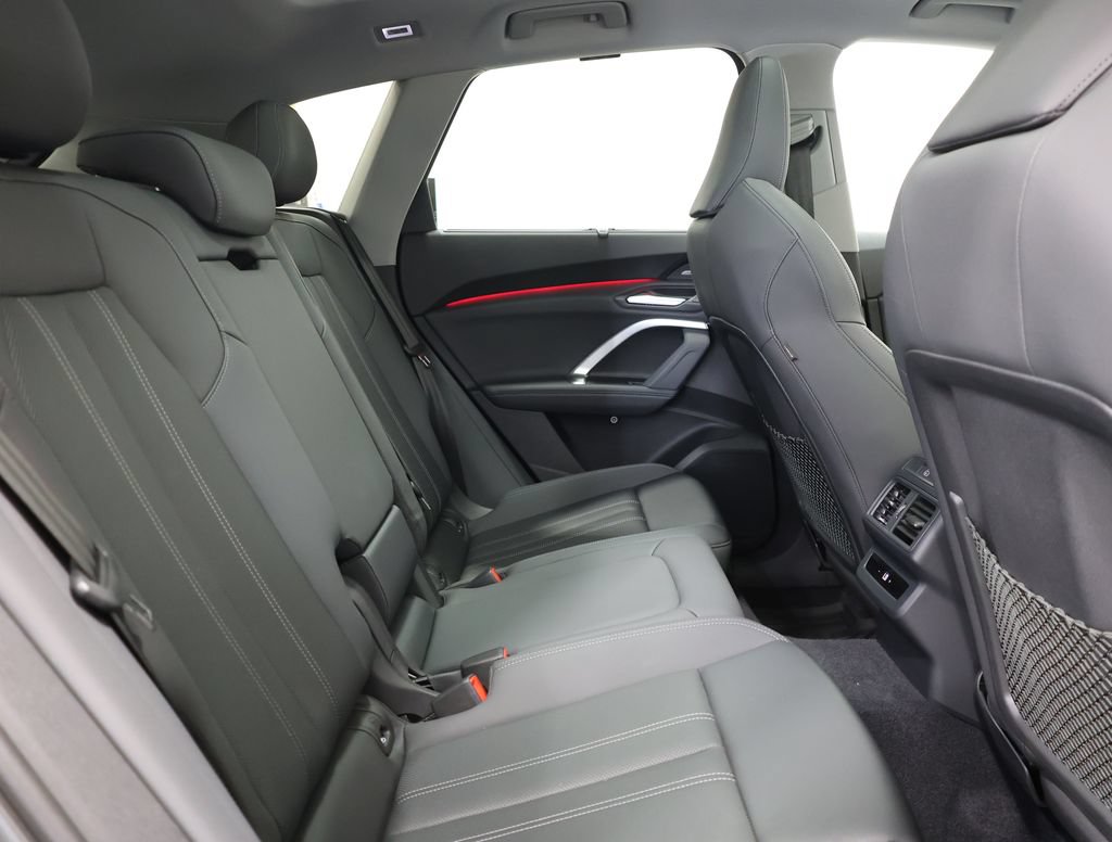Used 2025 Audi Q5 Premium Plus w/ Premium Plus AWD/4WD image 24