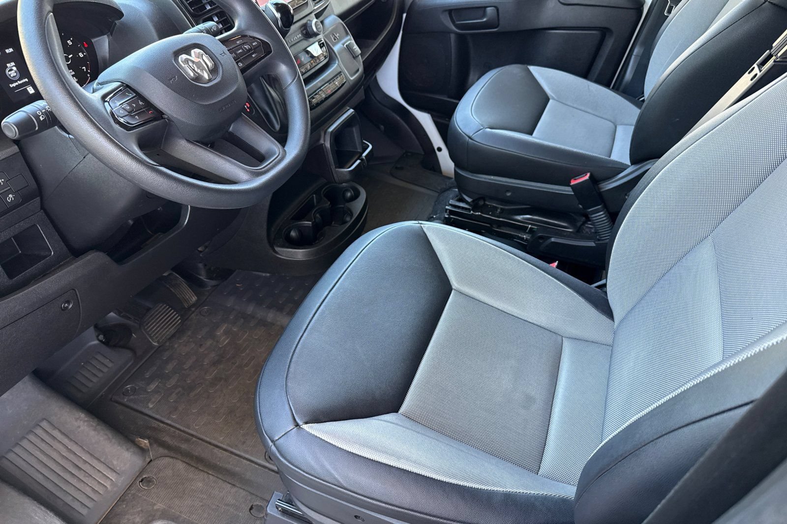 Used 2025 RAM ProMaster 2500 w/ Convenience Group FWD image 5