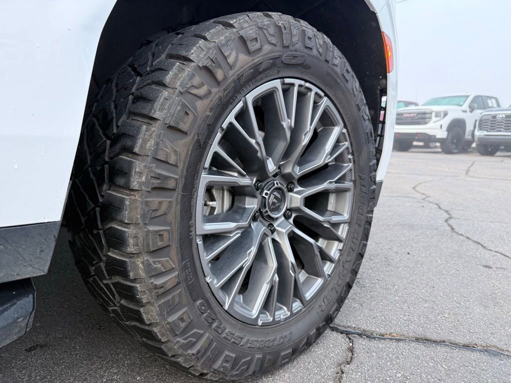 Used 2022 GMC Yukon SLT w/ SLT Premium Package image 32