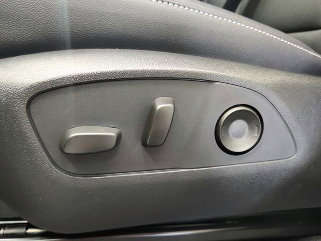 New 2026 Chevrolet Traverse LT w/ Driver Confidence Package FWD image 31