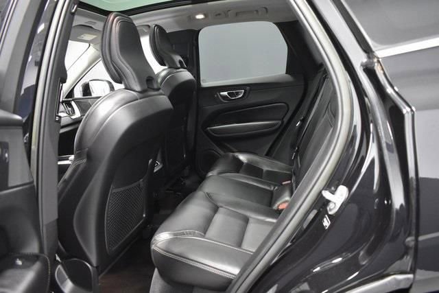 Used 2022 Volvo XC60 B5 Inscription w/ Climate Package image 32