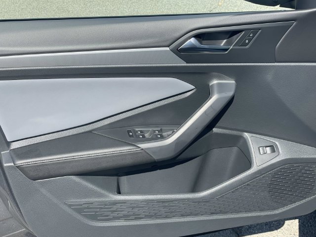 New 2026 Volkswagen Jetta SE FWD image 22