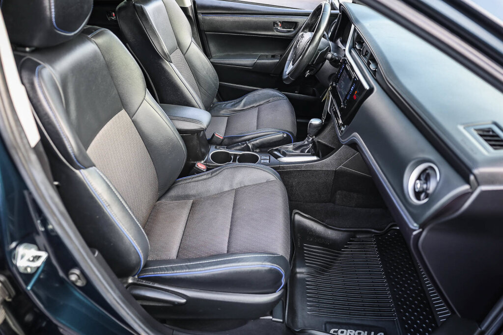 Certified 2019 Toyota Corolla SE FWD image 7