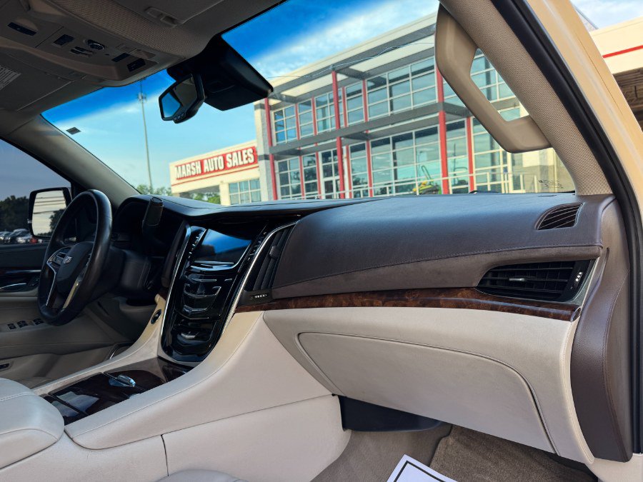 Used 2015 Cadillac Escalade Premium AWD/4WD image 21