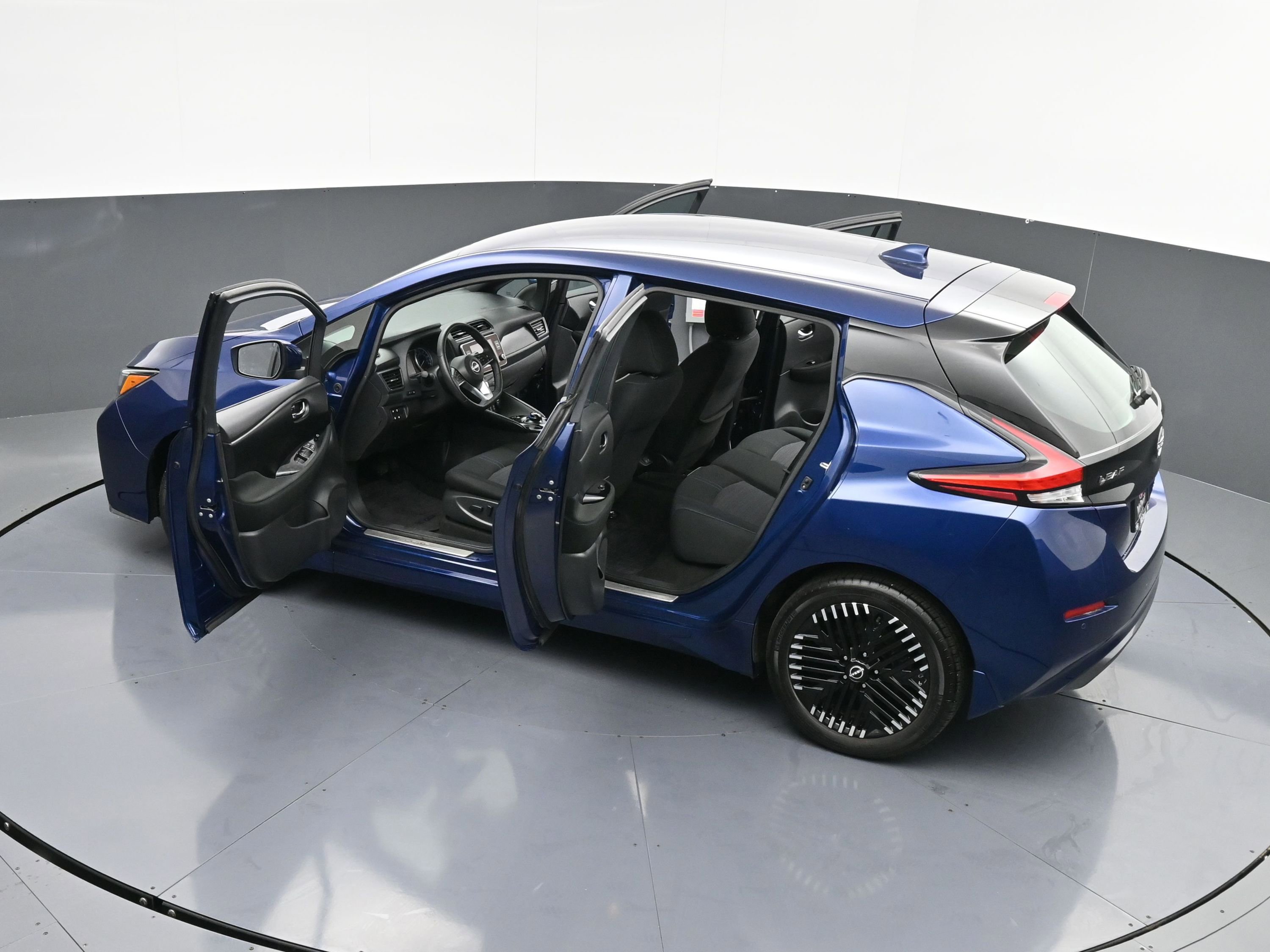 Used 2024 Nissan Leaf SV Plus image 42