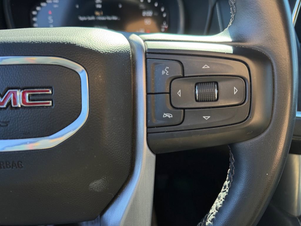 Used 2023 GMC Yukon SLT image 34