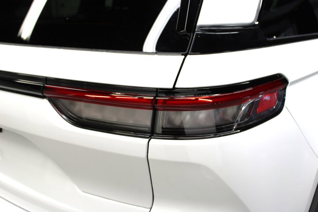 New 2025 Jeep Grand Cherokee Altitude image 38