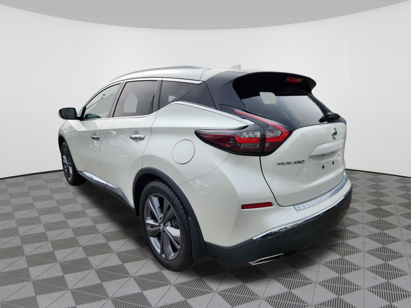 Certified 2022 Nissan Murano Platinum w/ Cargo Package image 3