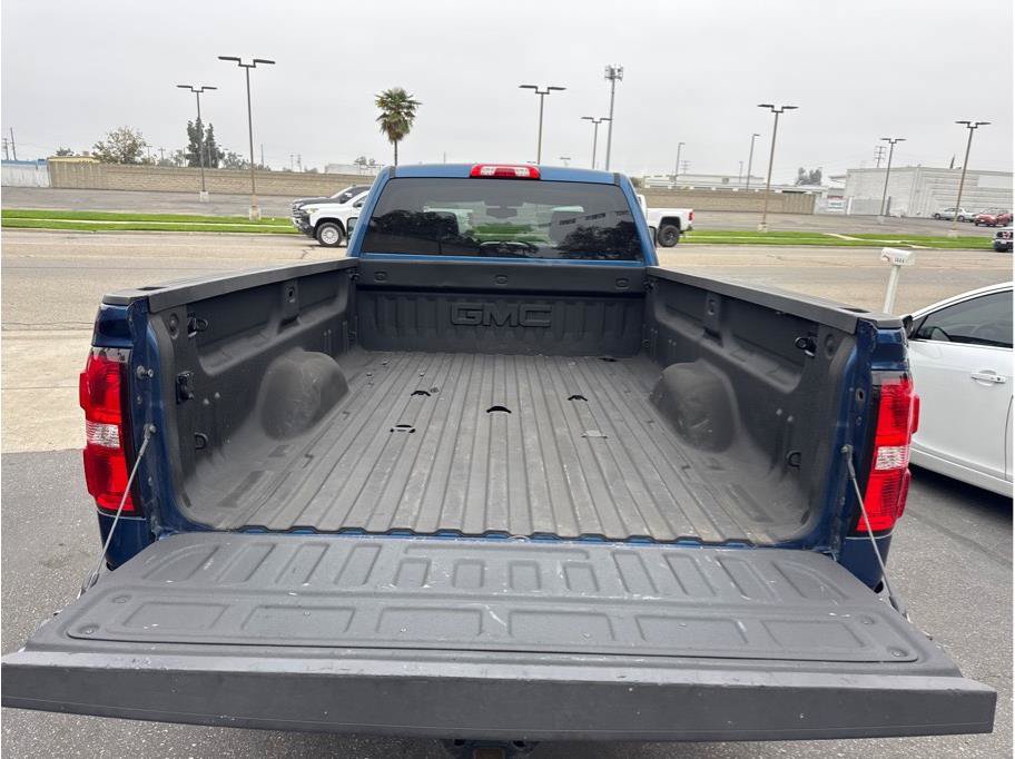 Used 2019 GMC Sierra 2500 SLT w/ Duramax Plus Package AWD/4WD image 9
