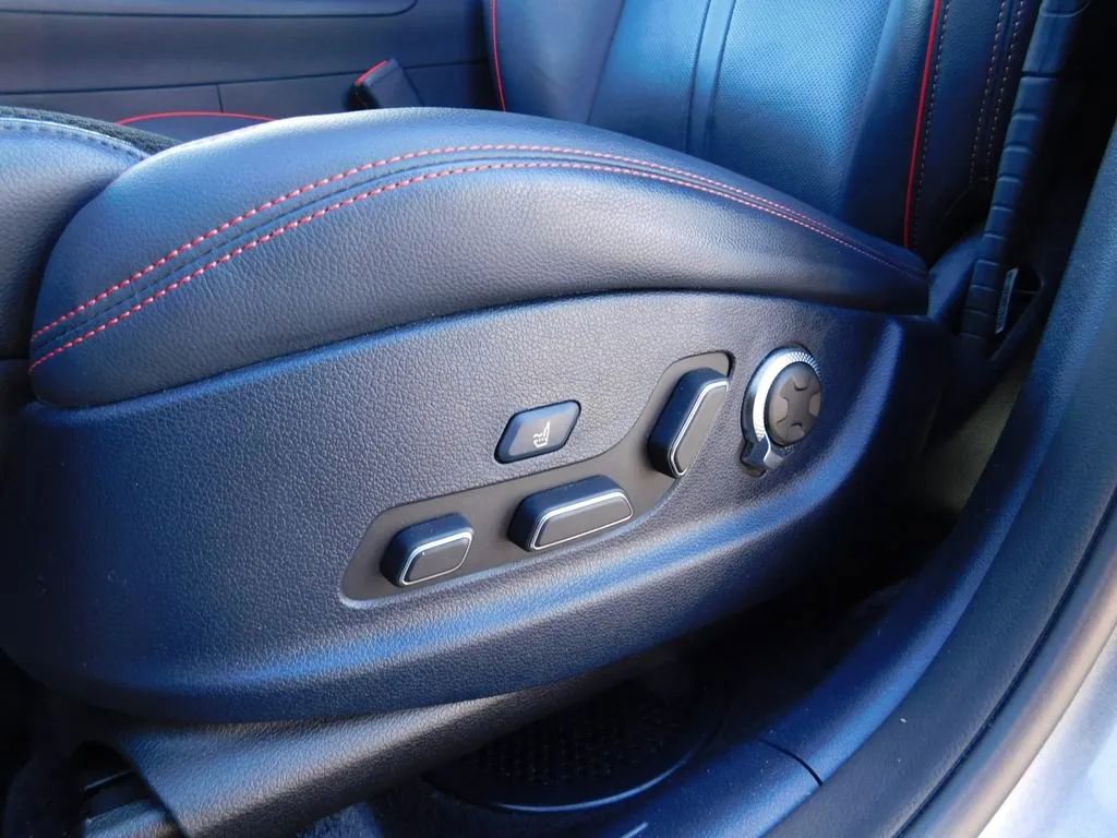 Used 2023 Genesis GV70 2.5T w/ Sport Prestige Package image 21