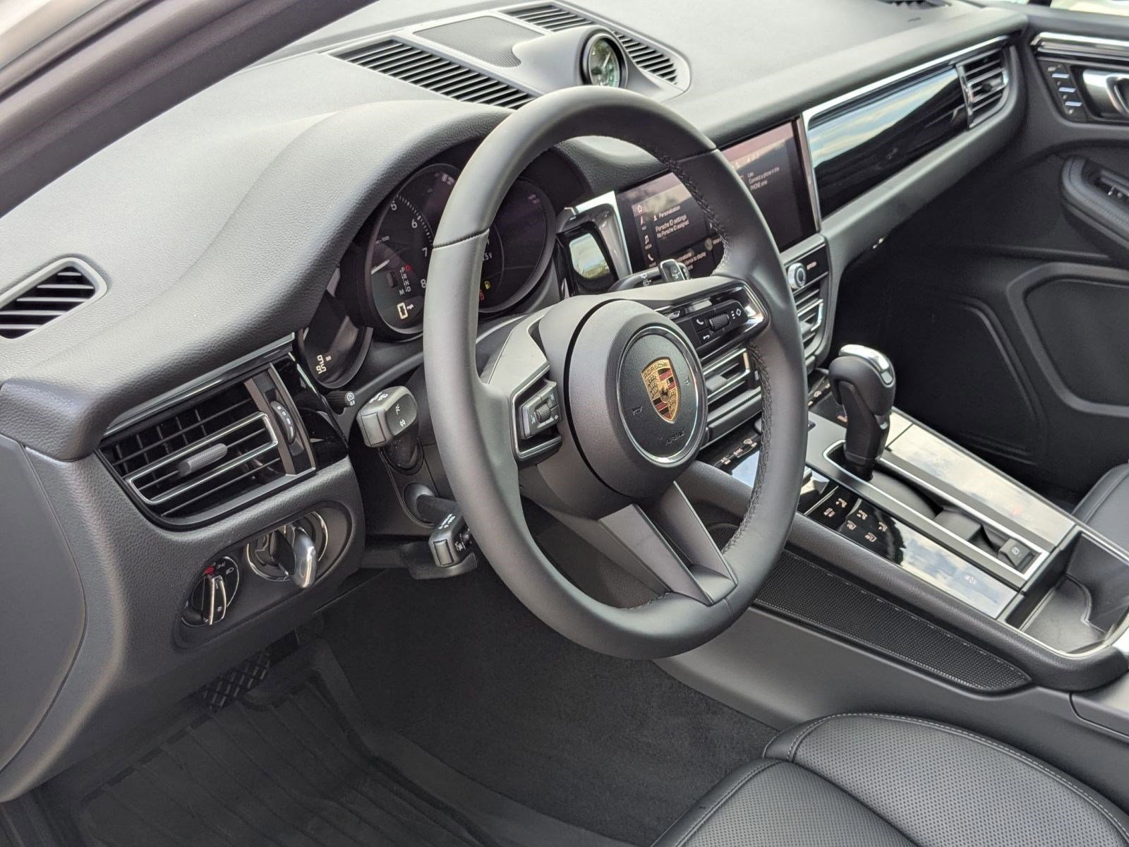 Certified 2026 Porsche Macan AWD/4WD video 4