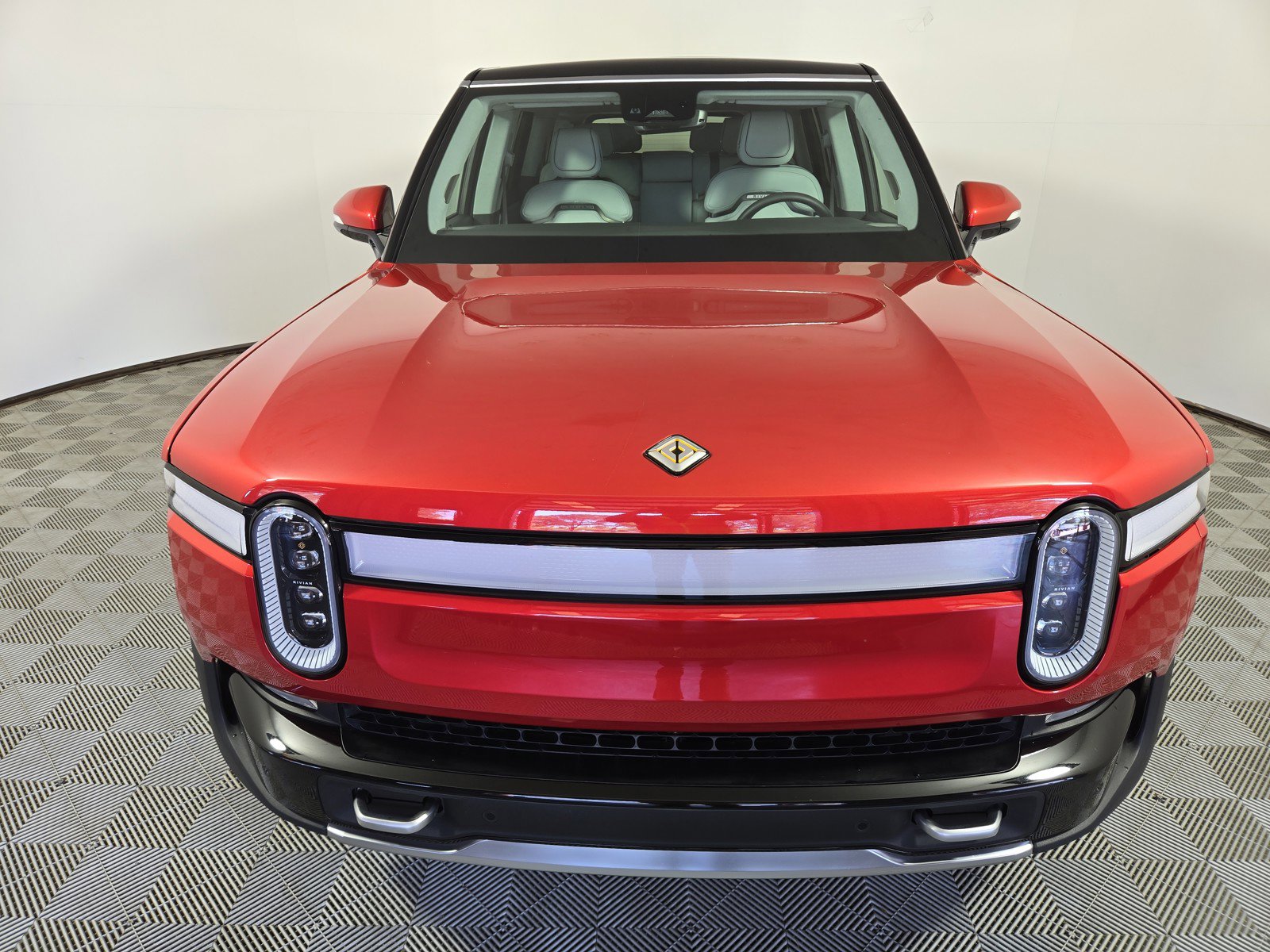 Used 2024 Rivian R1S Adventure AWD/4WD image 8