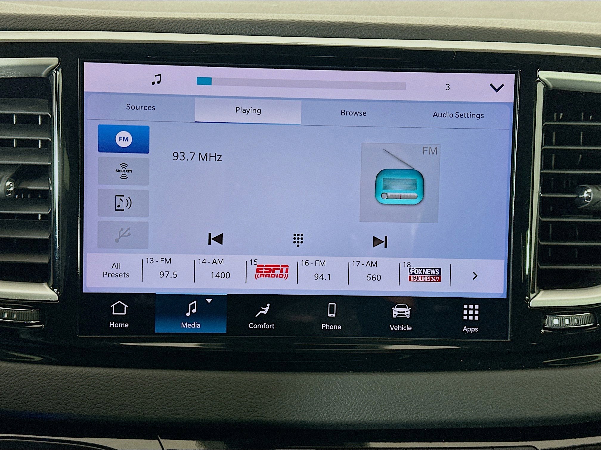 Used 2024 Chrysler Pacifica Touring-L image 21