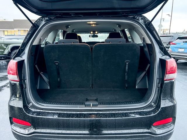 Used 2019 Kia Sorento LX image 9